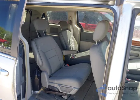 2009 Chrysler Town & Country Touring из США, поврежденный, VIN 2A8HR54169R614944